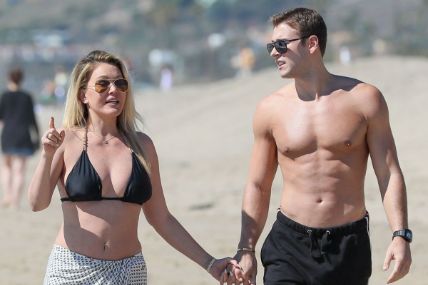 Shanna Moakler is in a relationship with Matthew Rondeau.